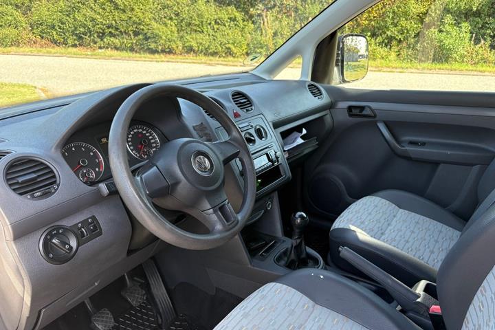 Hvid VW Caddy Maxi fra 2011
