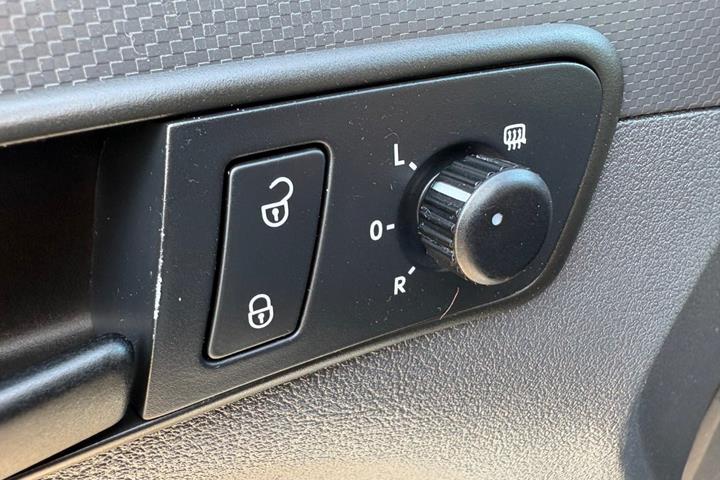 Hvid VW Caddy Maxi fra 2011