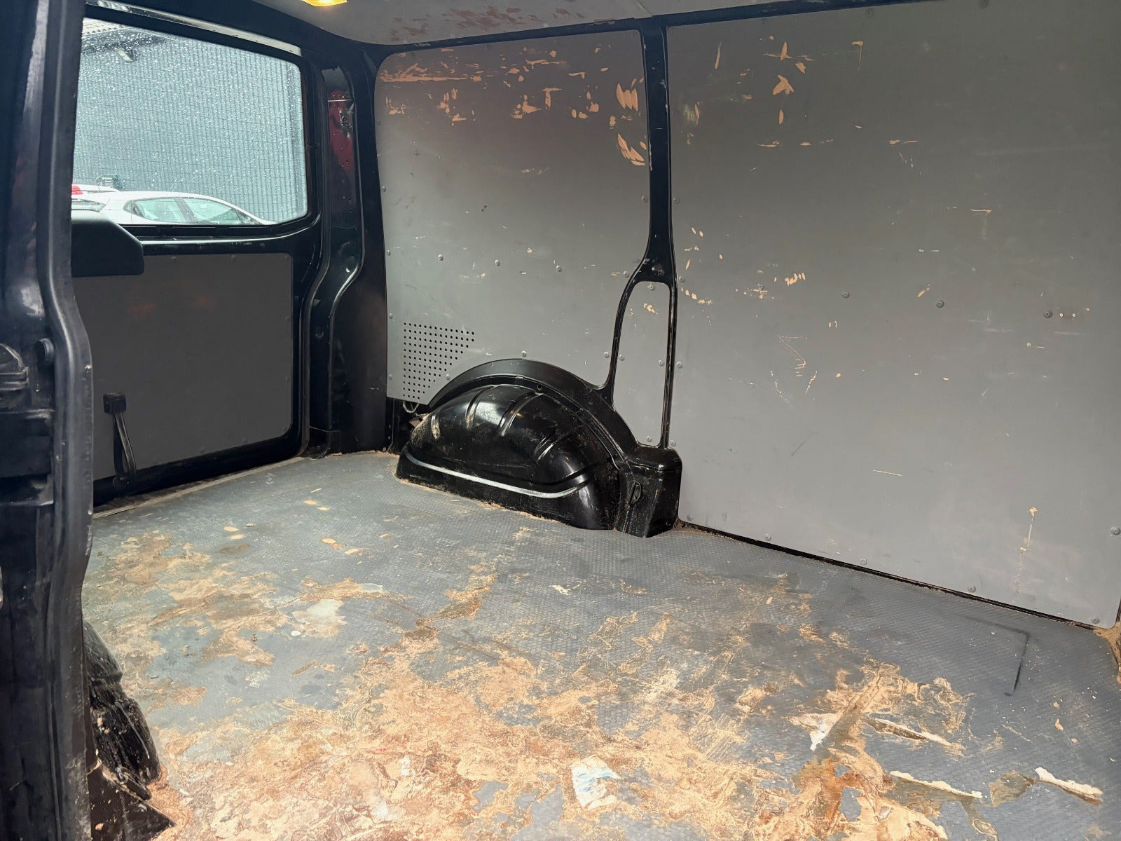 Sort VW Transporter fra 2015
