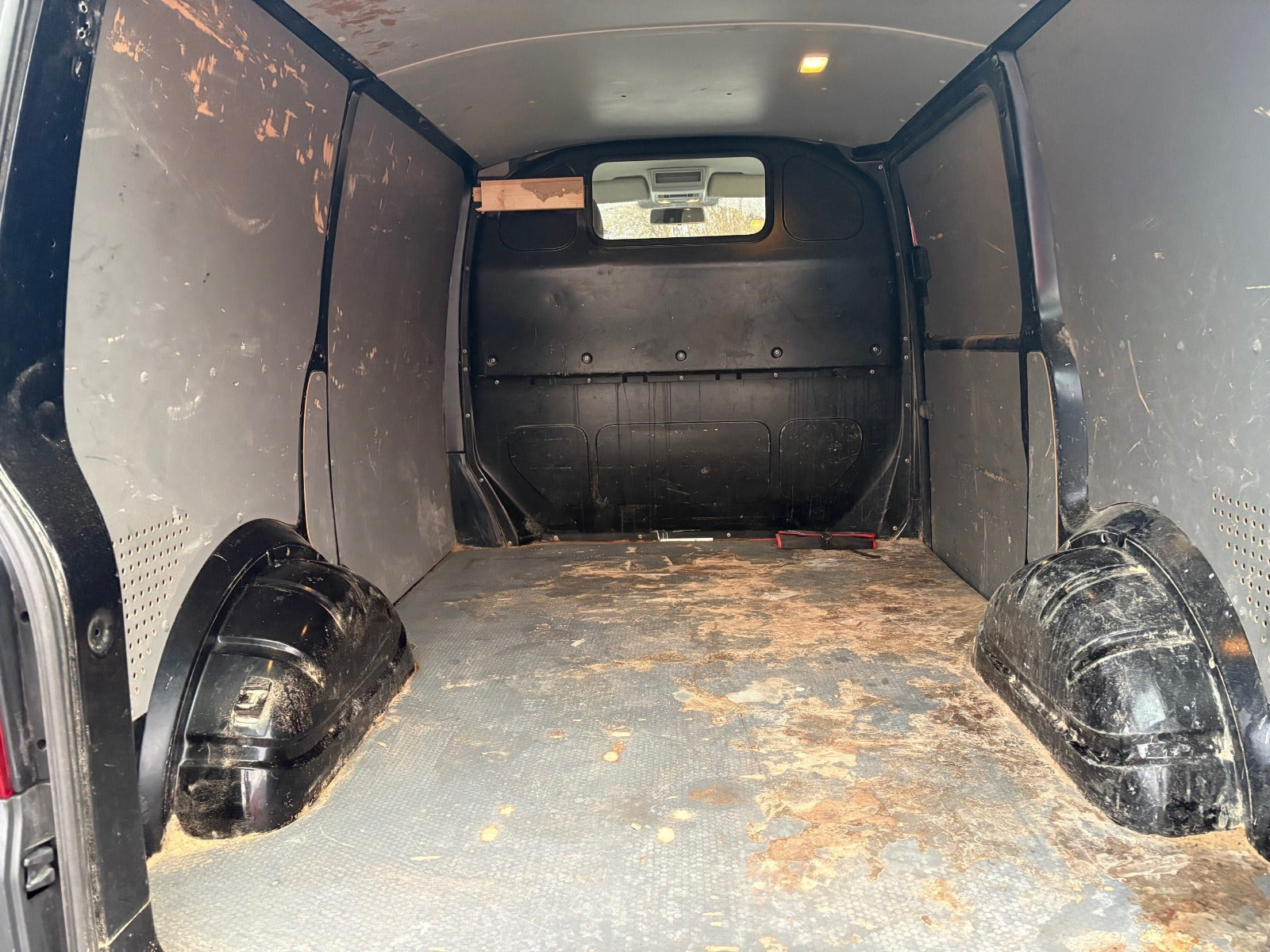 Sort VW Transporter fra 2015