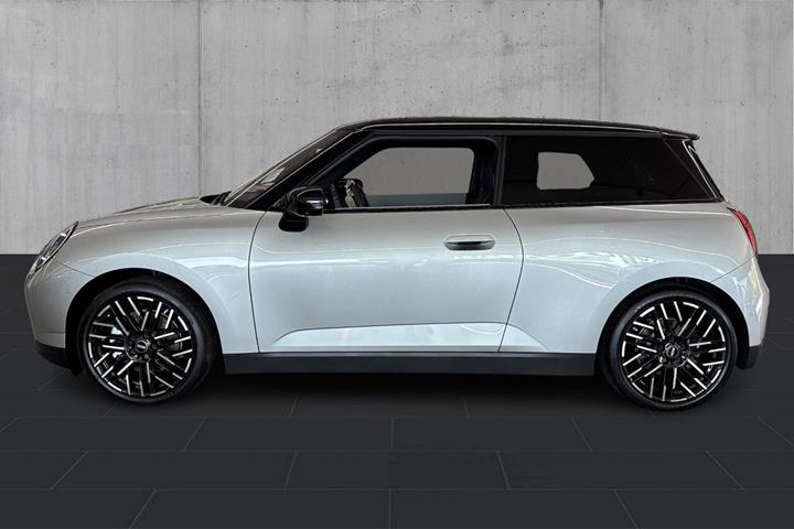 Sølv Mini Cooper SE fra 2025