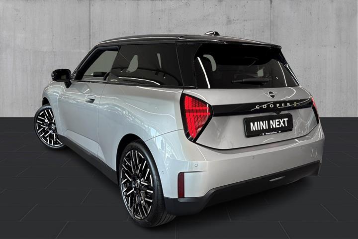 Sølv Mini Cooper SE fra 2025