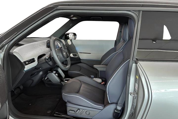 Sølv Mini Cooper SE fra 2025