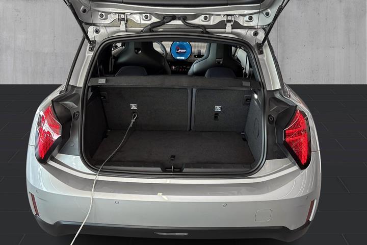 Sølv Mini Cooper SE fra 2025
