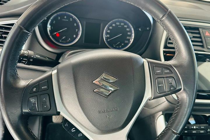 Sort Suzuki S-Cross fra 2016