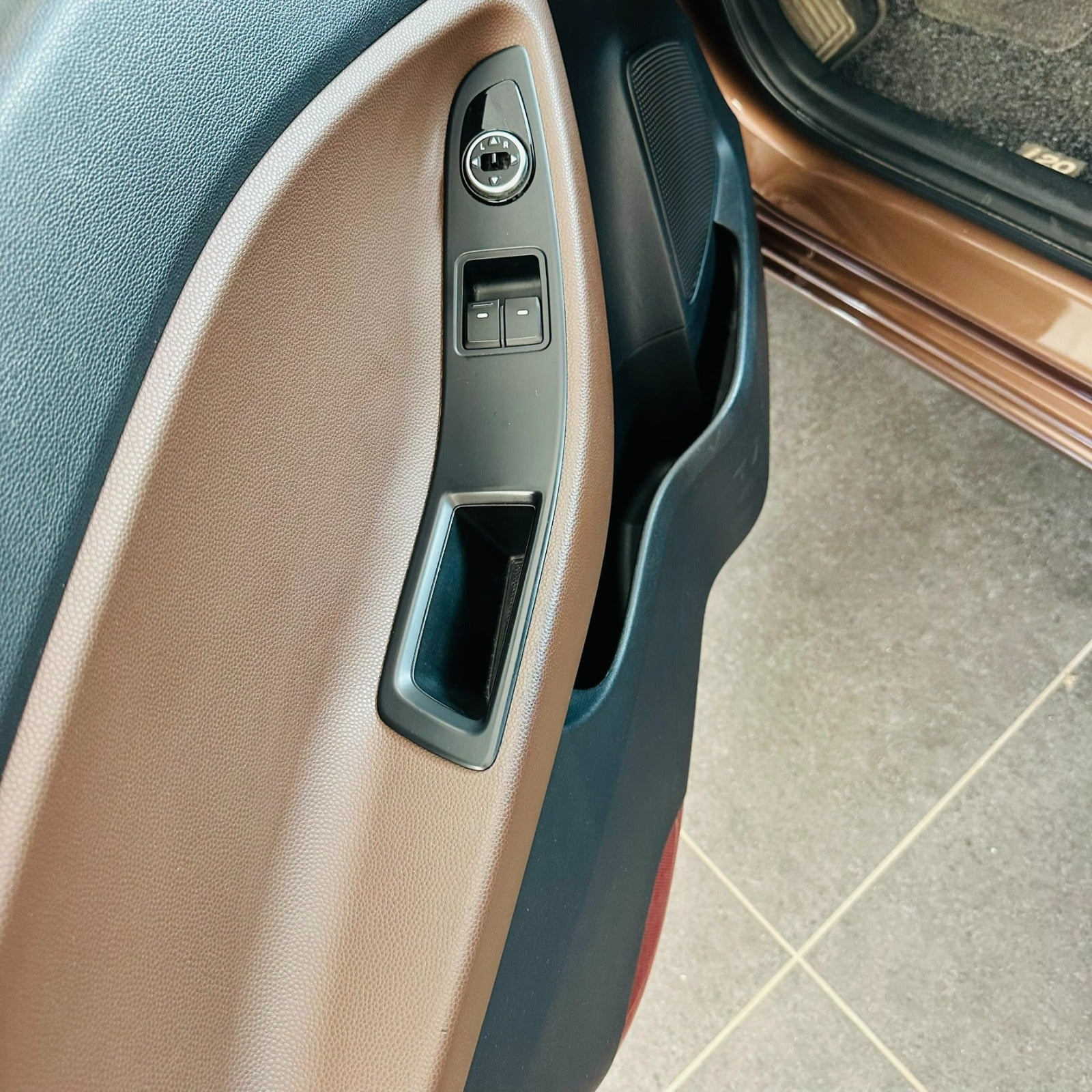 Brun Hyundai i20 fra 2016