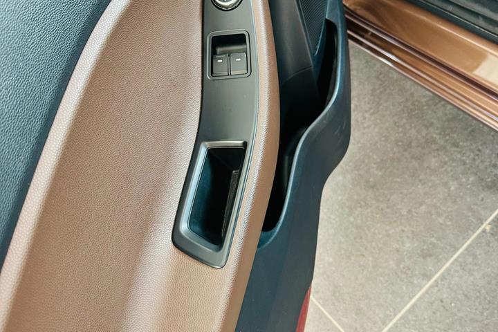 Brun Hyundai i20 fra 2016