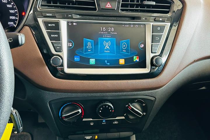 Brun Hyundai i20 fra 2016