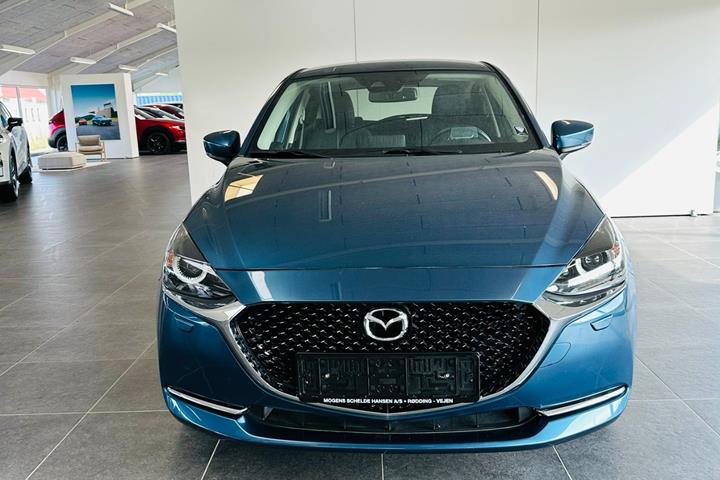 Blå Mazda 2 fra 2021