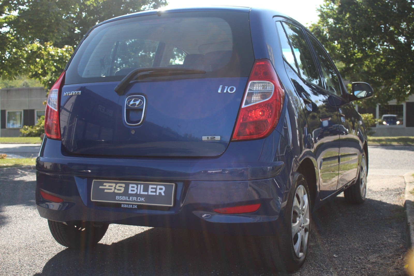 Blå Hyundai i10 fra 2012