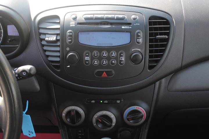 Blå Hyundai i10 fra 2012