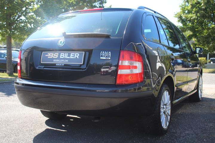 Sort Skoda Fabia fra 2006