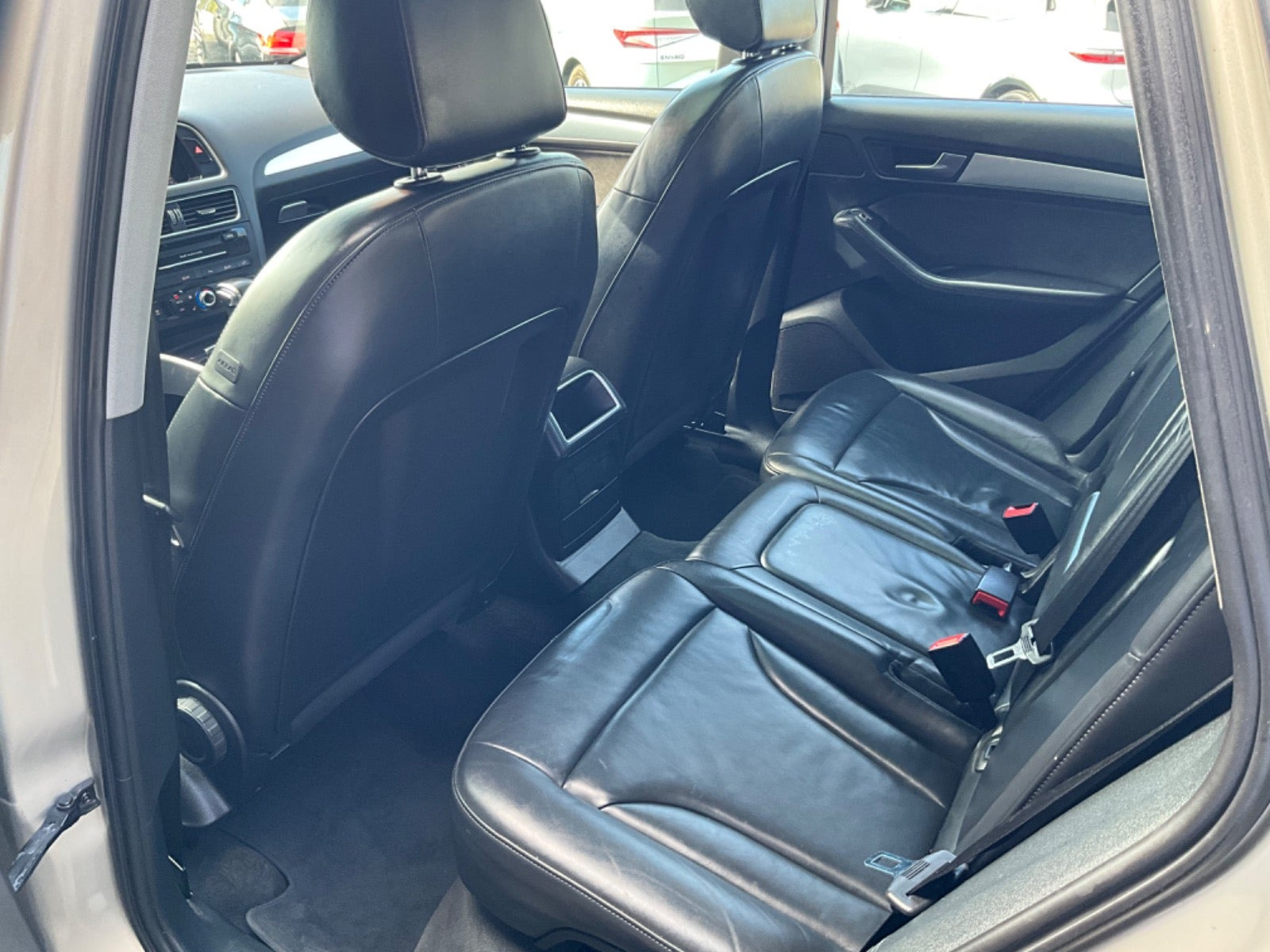 Orange Audi Q5 fra 2016