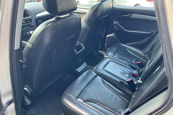 Orange Audi Q5 fra 2016