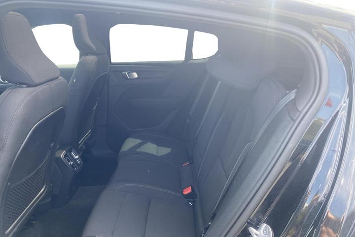 Sort Volvo C40 fra 2024