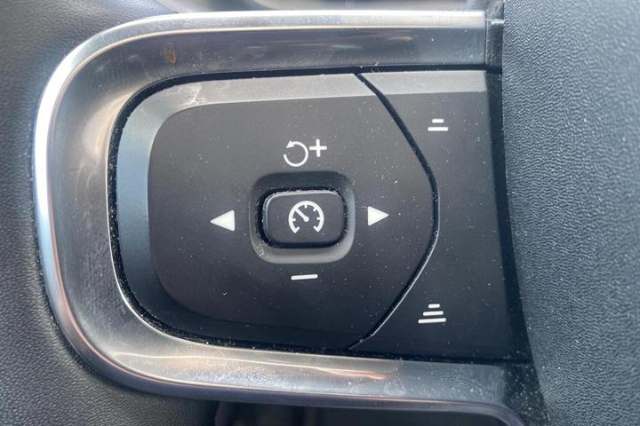 Sort Volvo C40 fra 2024