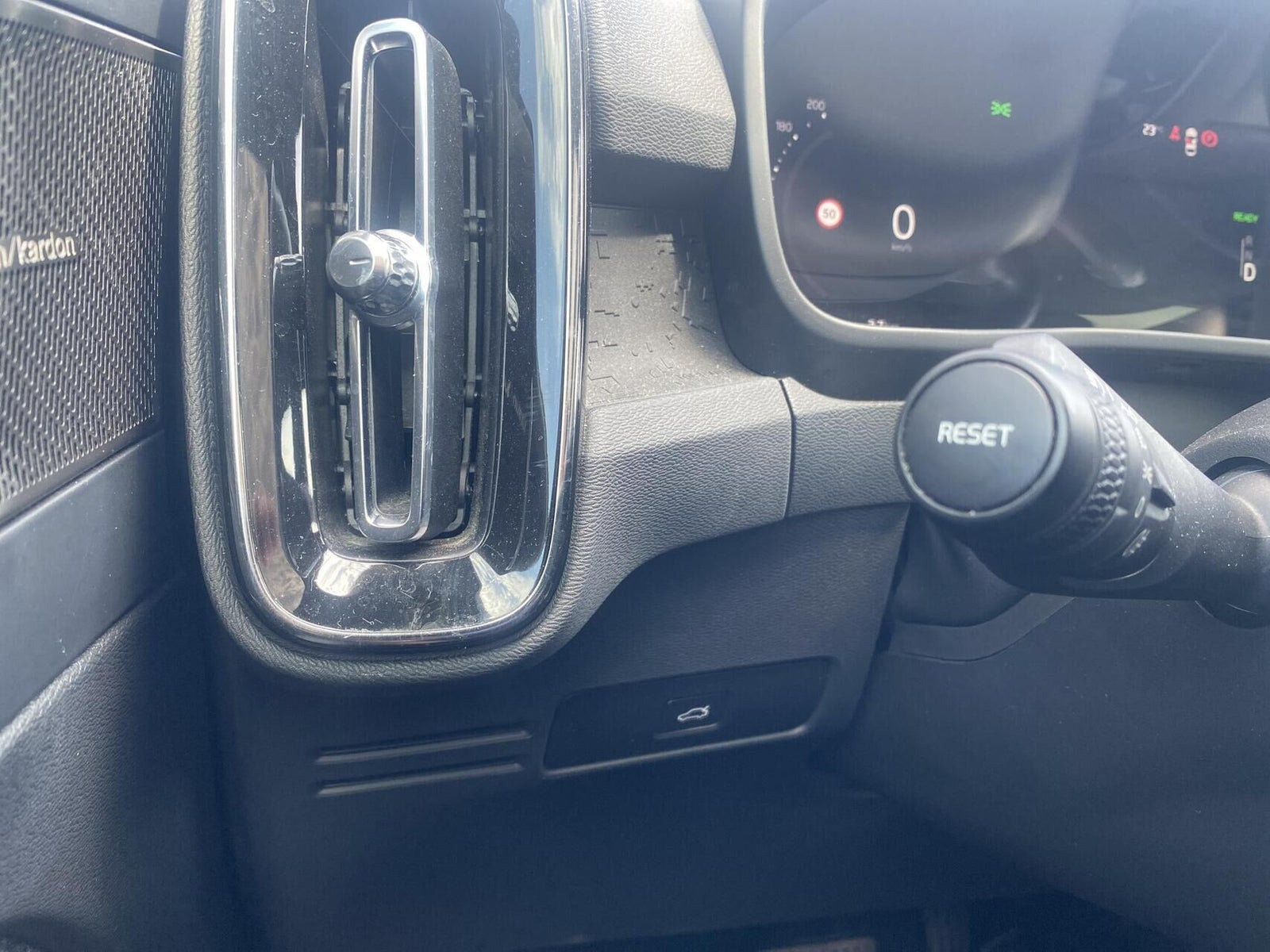 Sort Volvo C40 fra 2024