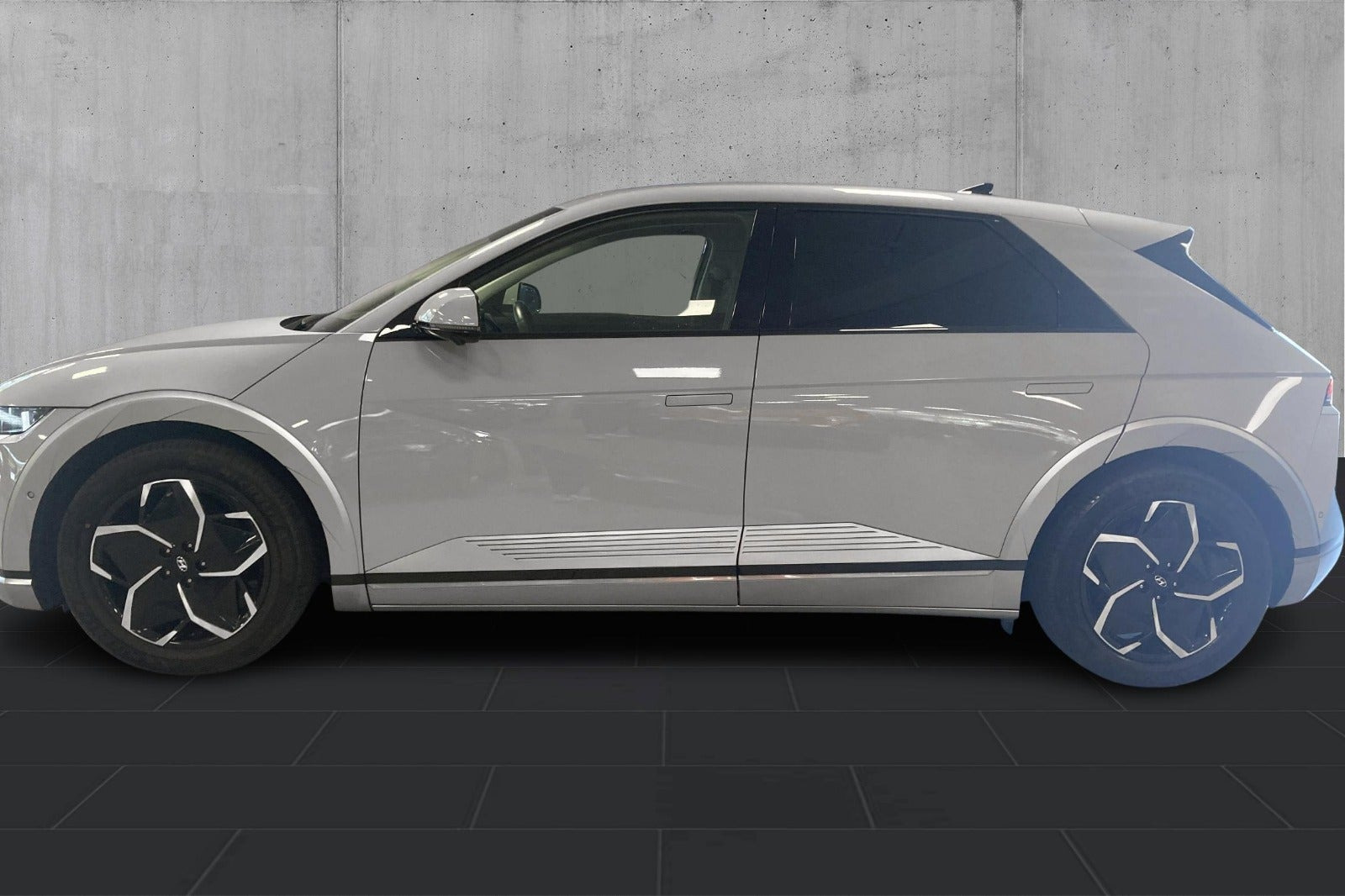 Grå Hyundai Ioniq 5 fra 2022