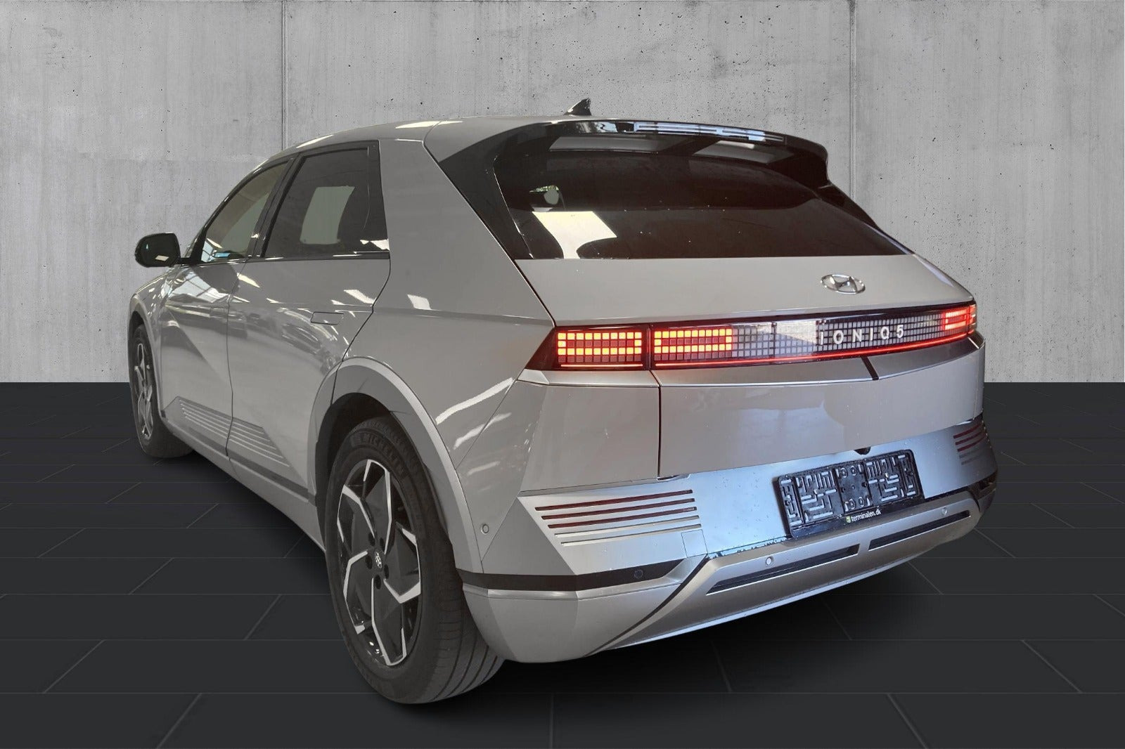 Grå Hyundai Ioniq 5 fra 2022
