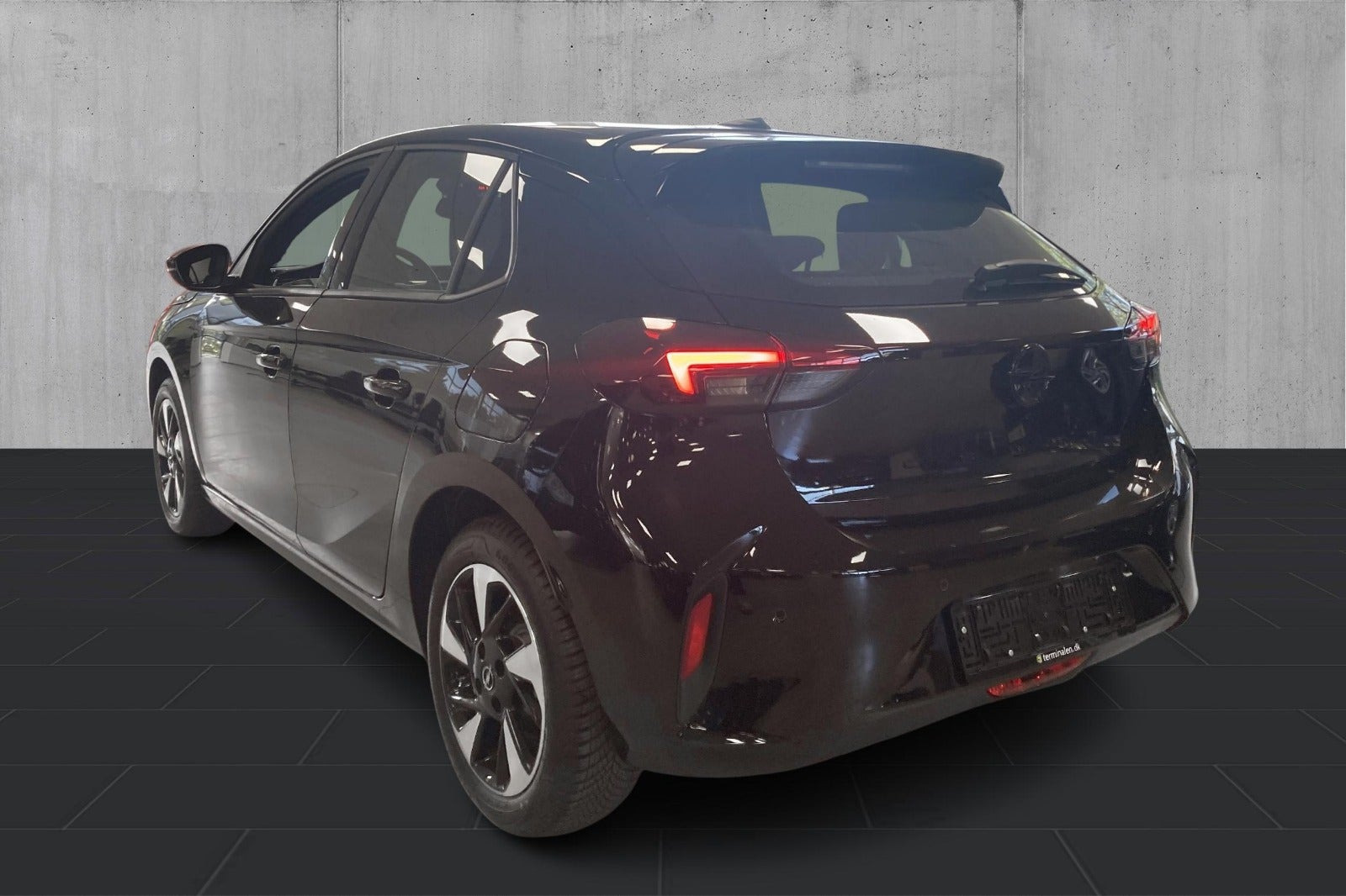 Sort Opel Corsa-e fra 2026
