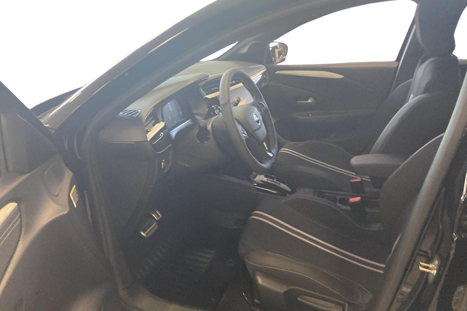 Sort Opel Corsa-e fra 2026
