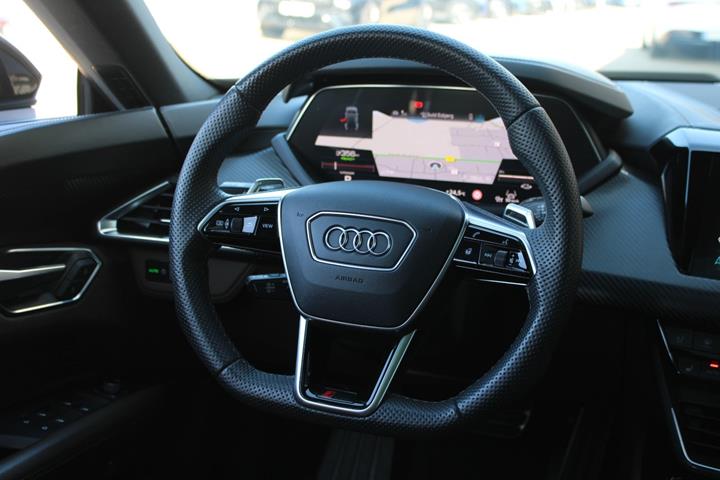 Grå Audi RS e-tron GT fra 2022