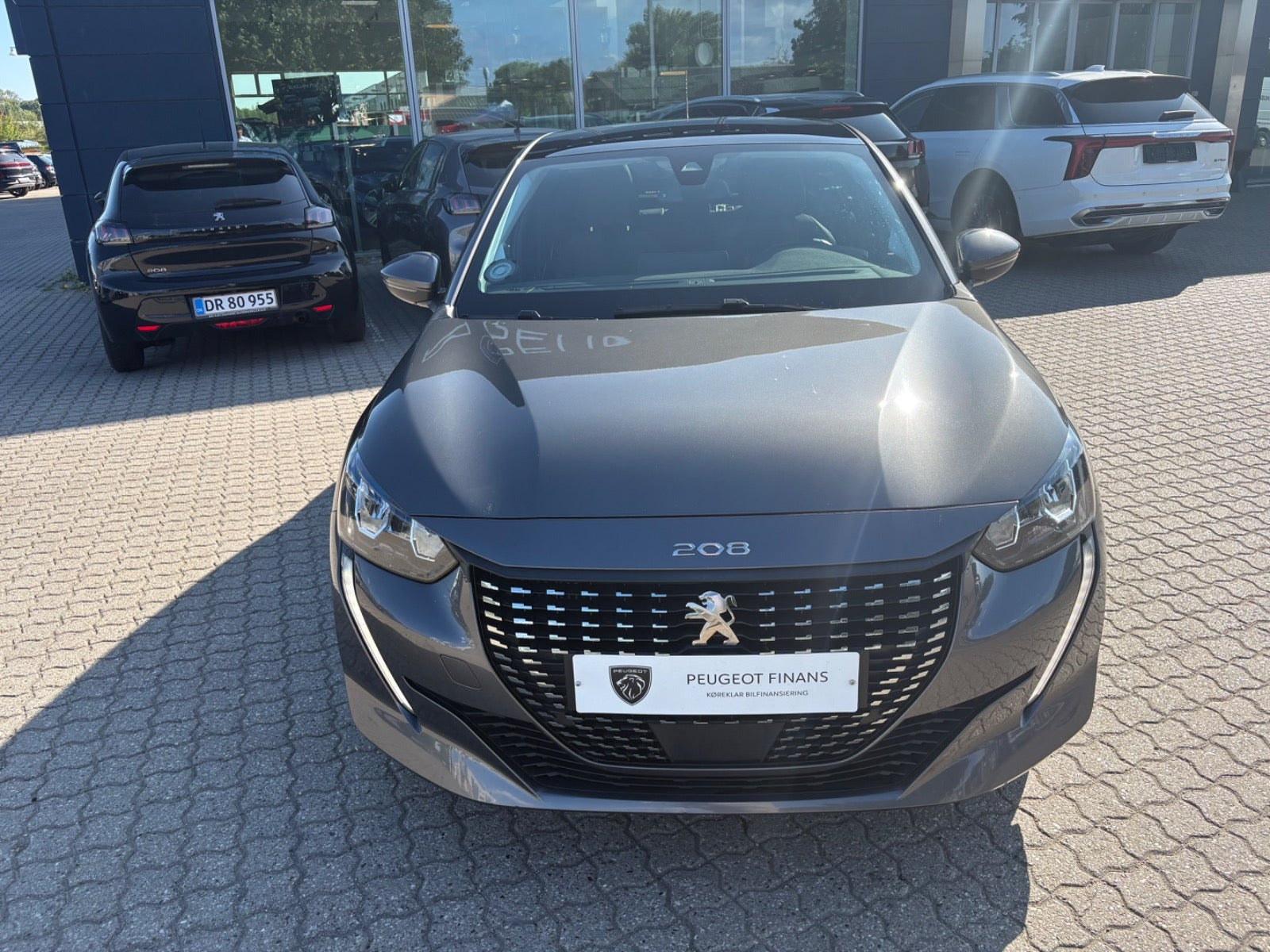 Rød Peugeot 208 fra 2020