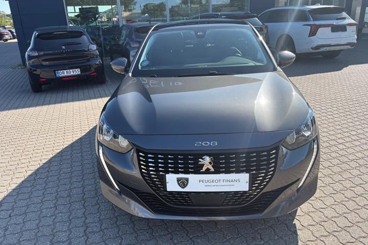 Rød Peugeot 208 fra 2020