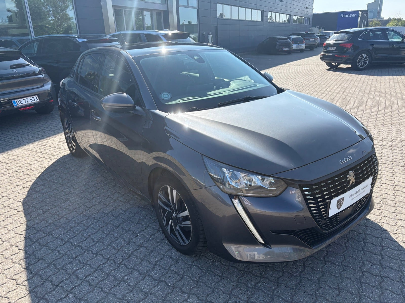 Rød Peugeot 208 fra 2020