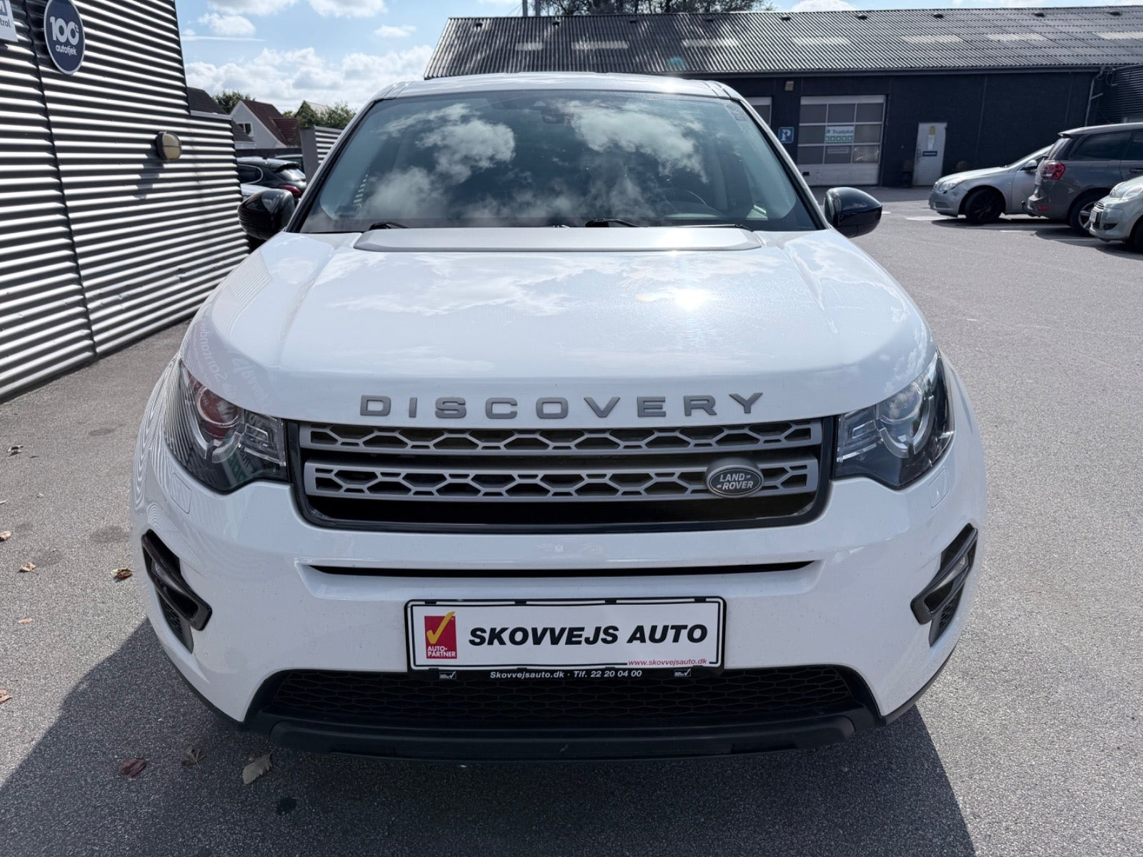 Hvid Land Rover Discovery Sport fra 2016