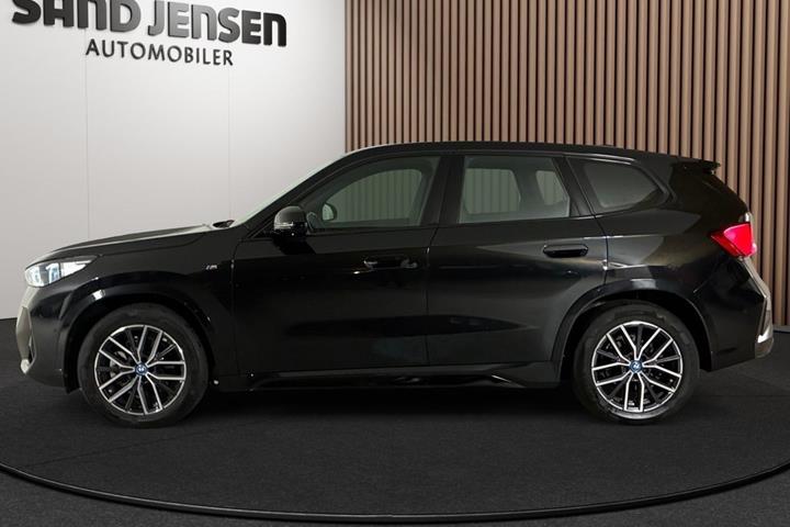 Sort BMW iX1 fra 2023