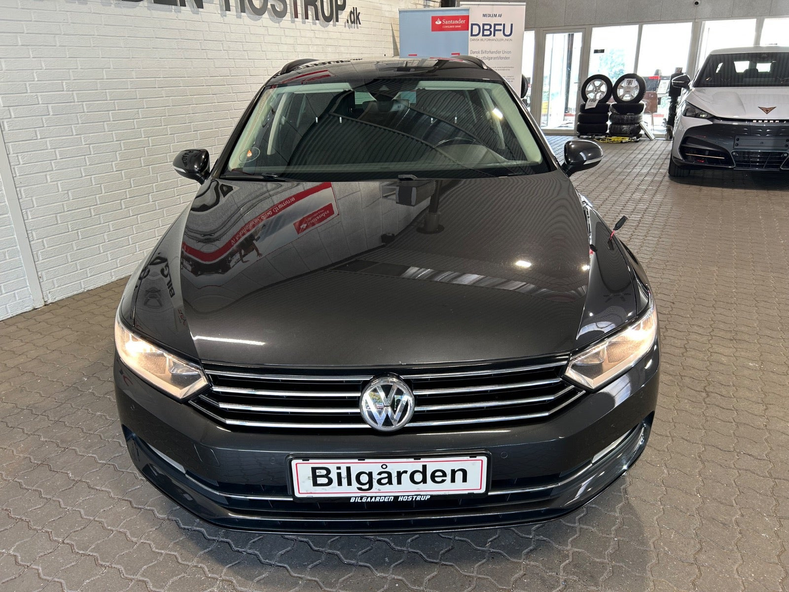 Sort VW Passat fra 2019