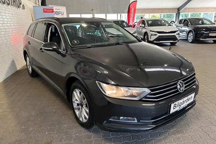 Sort VW Passat fra 2019