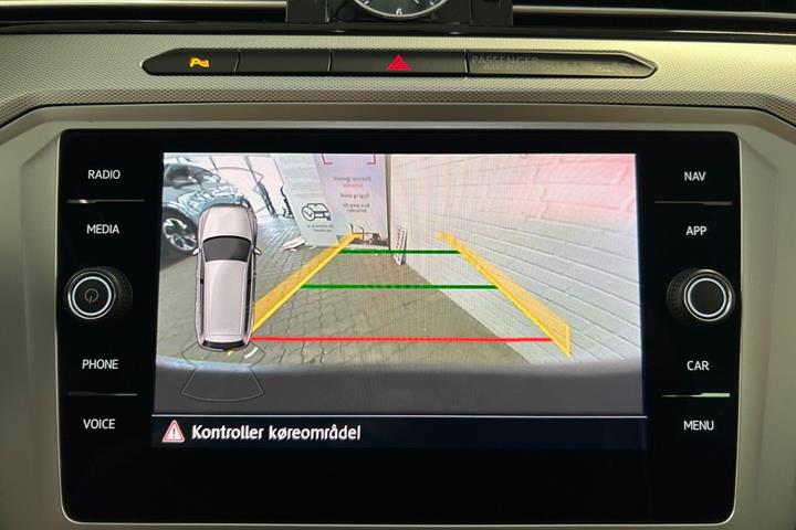 Sort VW Passat fra 2019