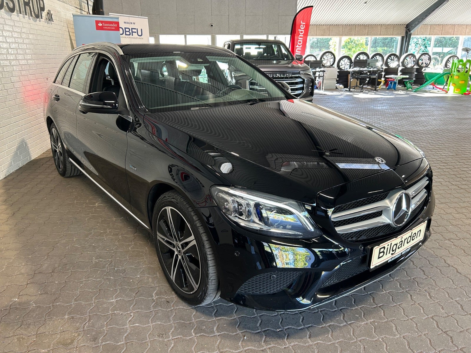 Sort Mercedes C300 e fra 2020