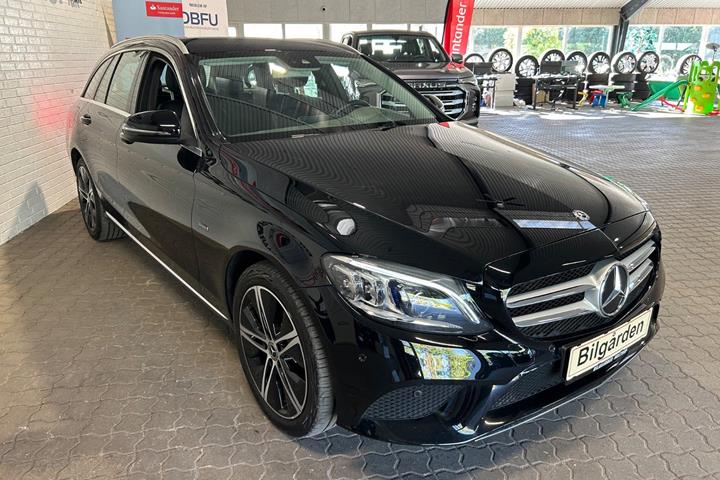 Sort Mercedes C300 e fra 2020
