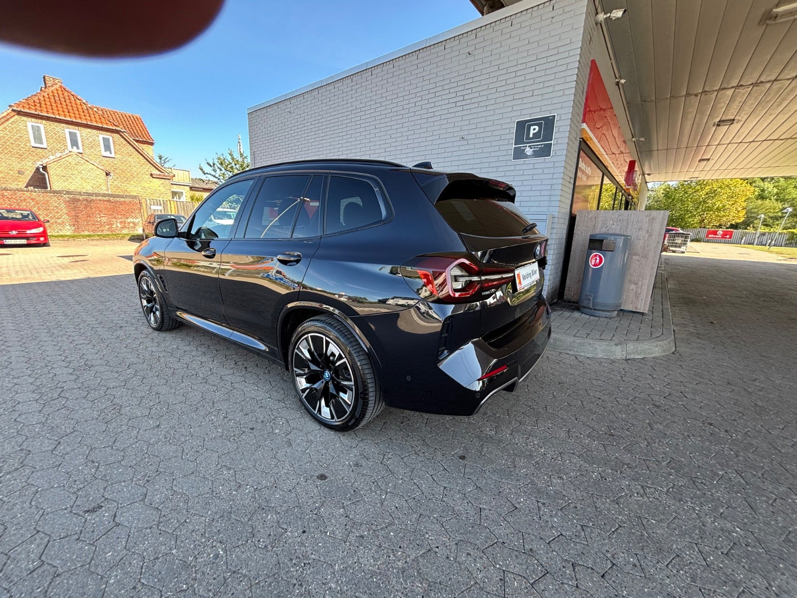 Sort BMW iX3 fra 2023