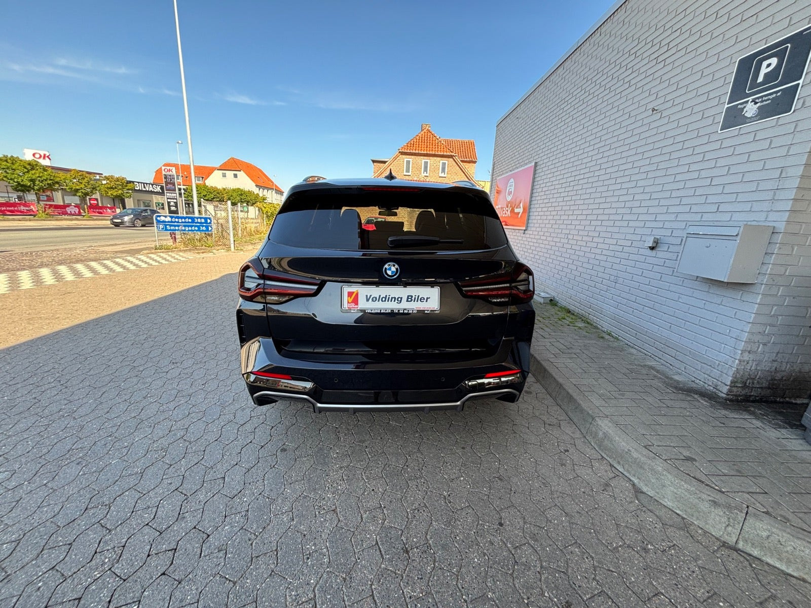 Sort BMW iX3 fra 2023