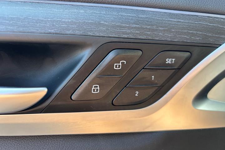 Sort BMW iX3 fra 2023