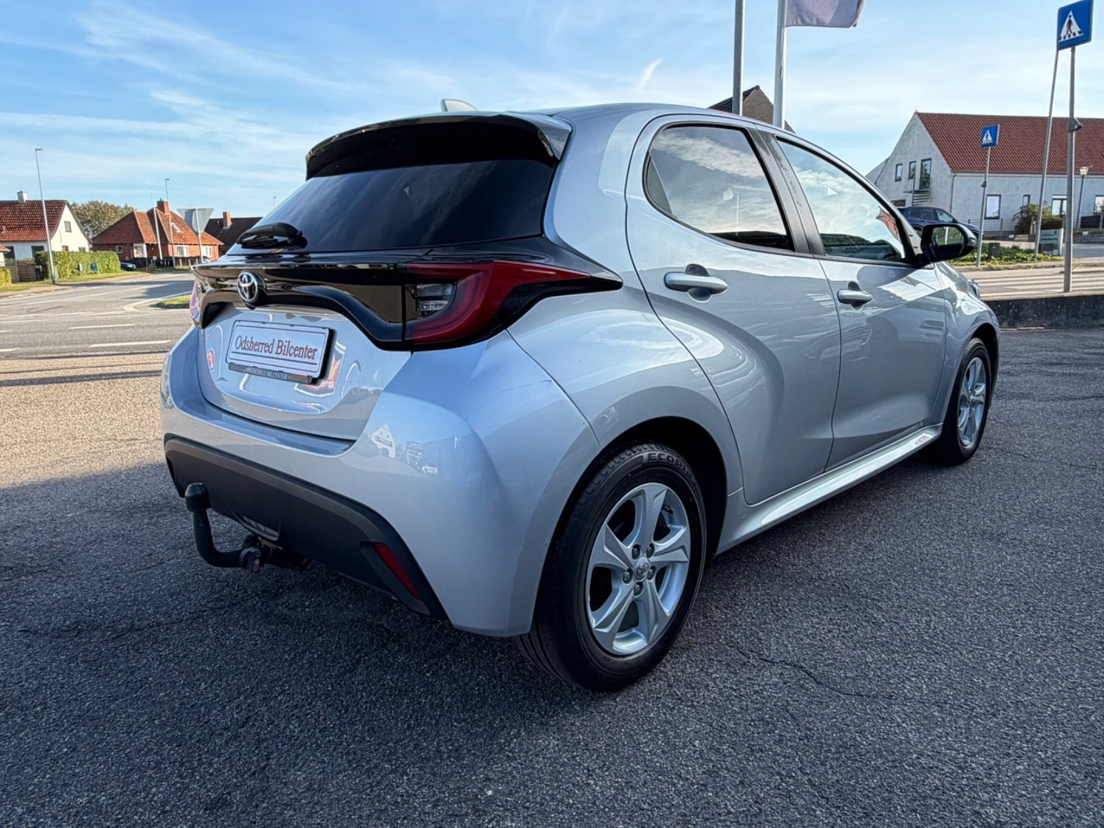 Sølv Toyota Yaris fra 2021