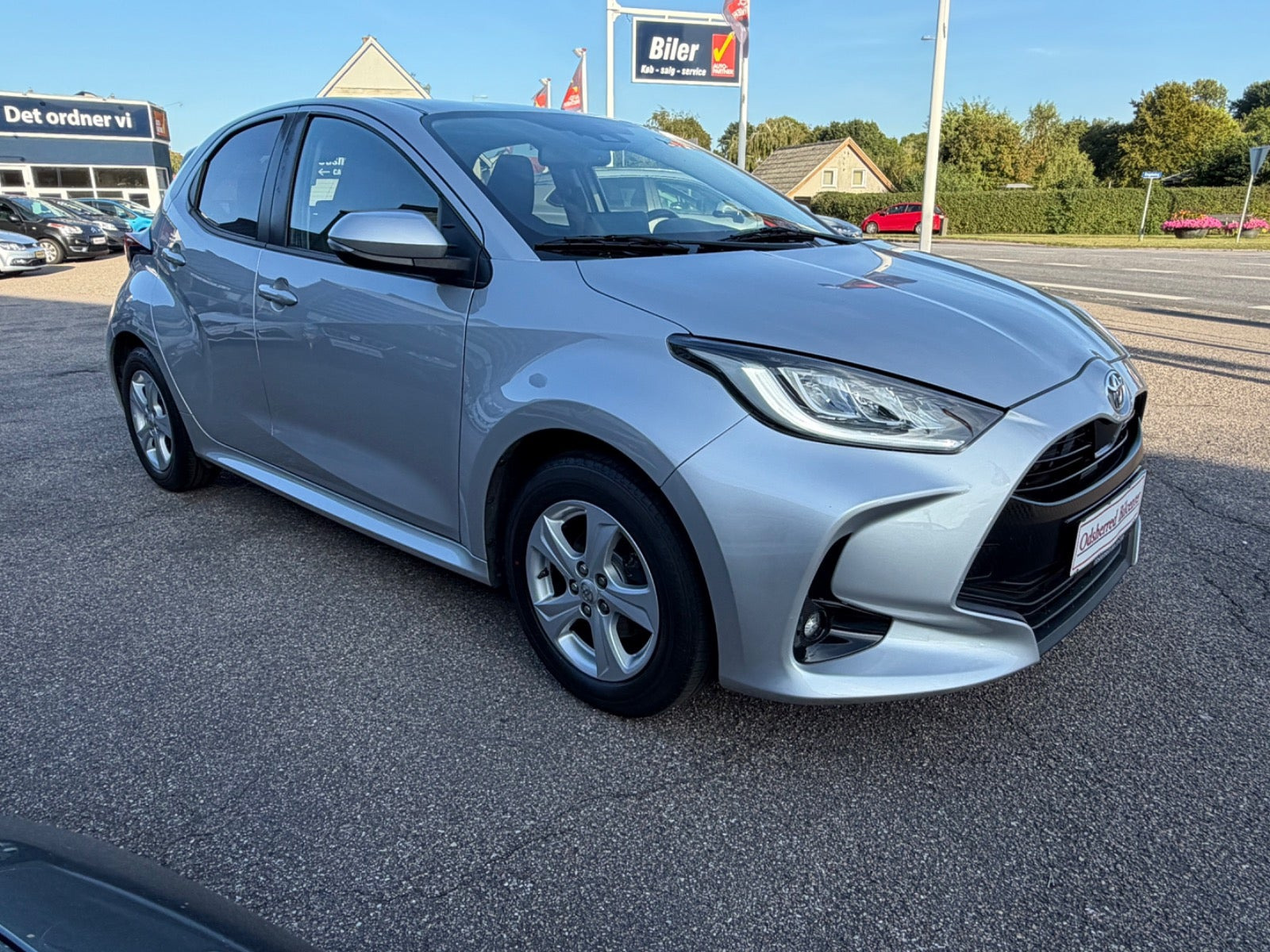 Sølv Toyota Yaris fra 2021