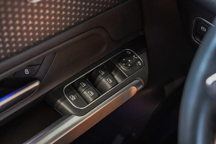 undefined Mercedes EQB250+ fra 2024