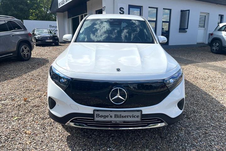 Hvid Mercedes EQB 250+ fra 2025