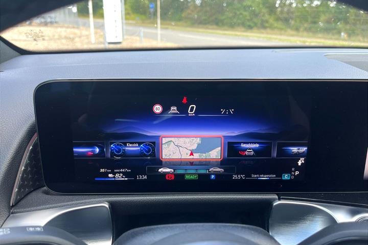 Hvid Mercedes EQB 250+ fra 2025