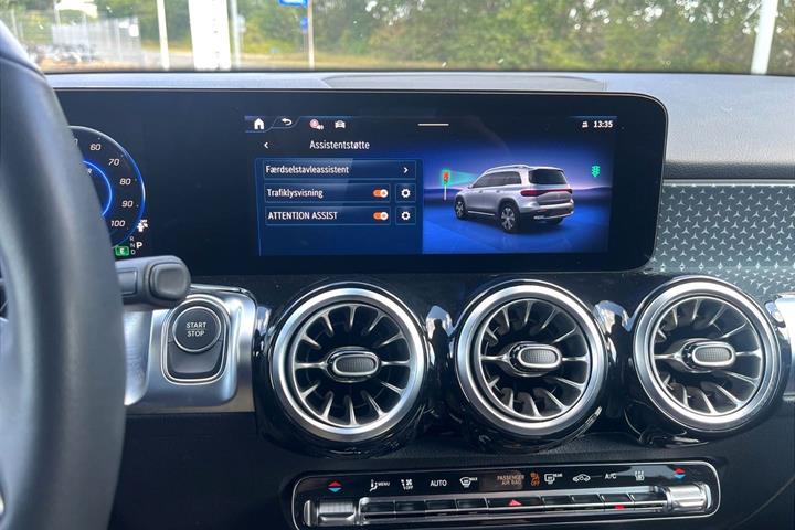Hvid Mercedes EQB 250+ fra 2025