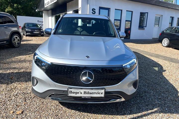 Sølv Mercedes EQB 250+ fra 2025