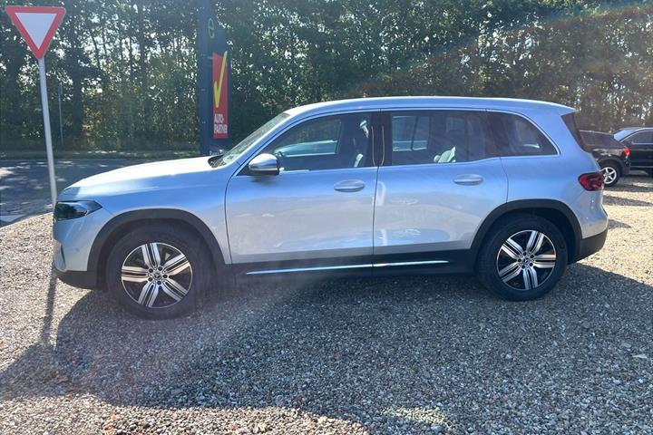 Sølv Mercedes EQB 250+ fra 2025