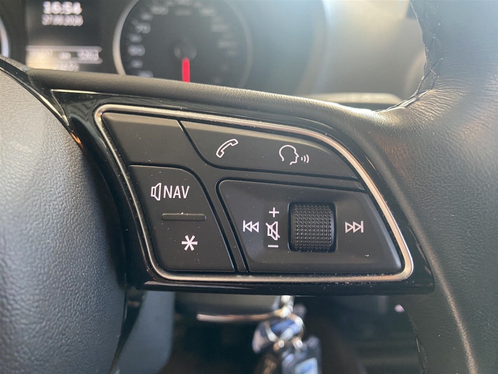 Audi Q2 30 TFSI Manual, 6-trins, 110ps, 2023