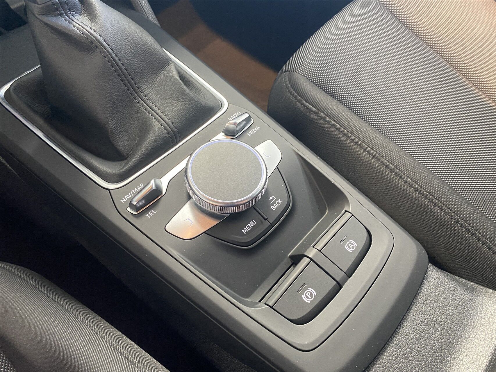 Audi Q2 30 TFSI Manual, 6-trins, 110ps, 2023
