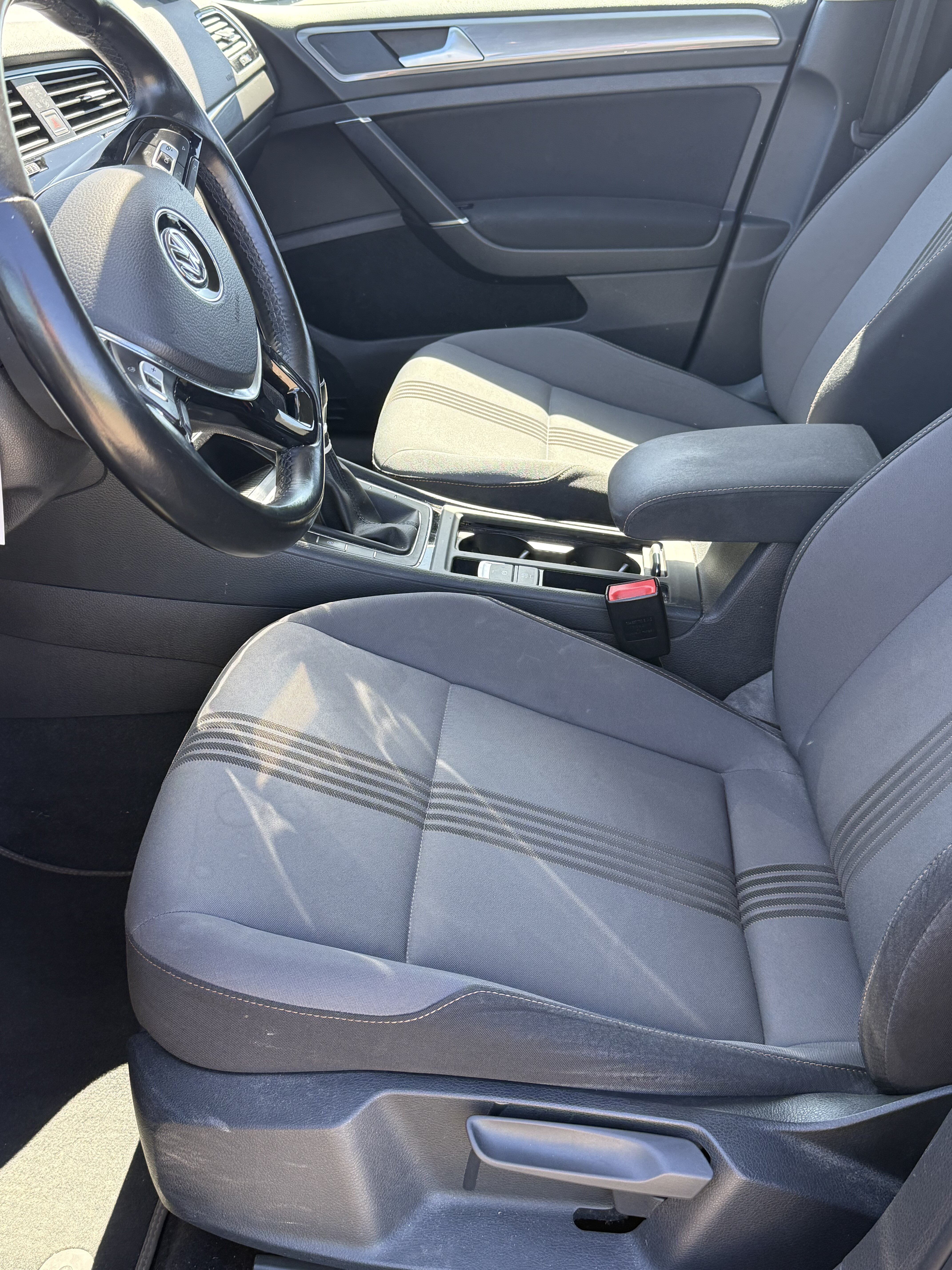 Sort VW Golf fra 2016